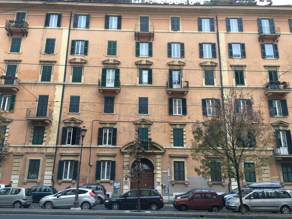 Colosseo Holiday House Rome Bagian luar foto